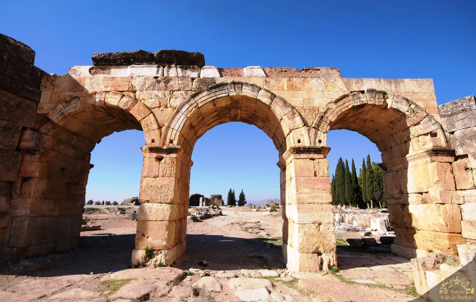 GÜNÜBİRLİK PAMUKKALE TURU